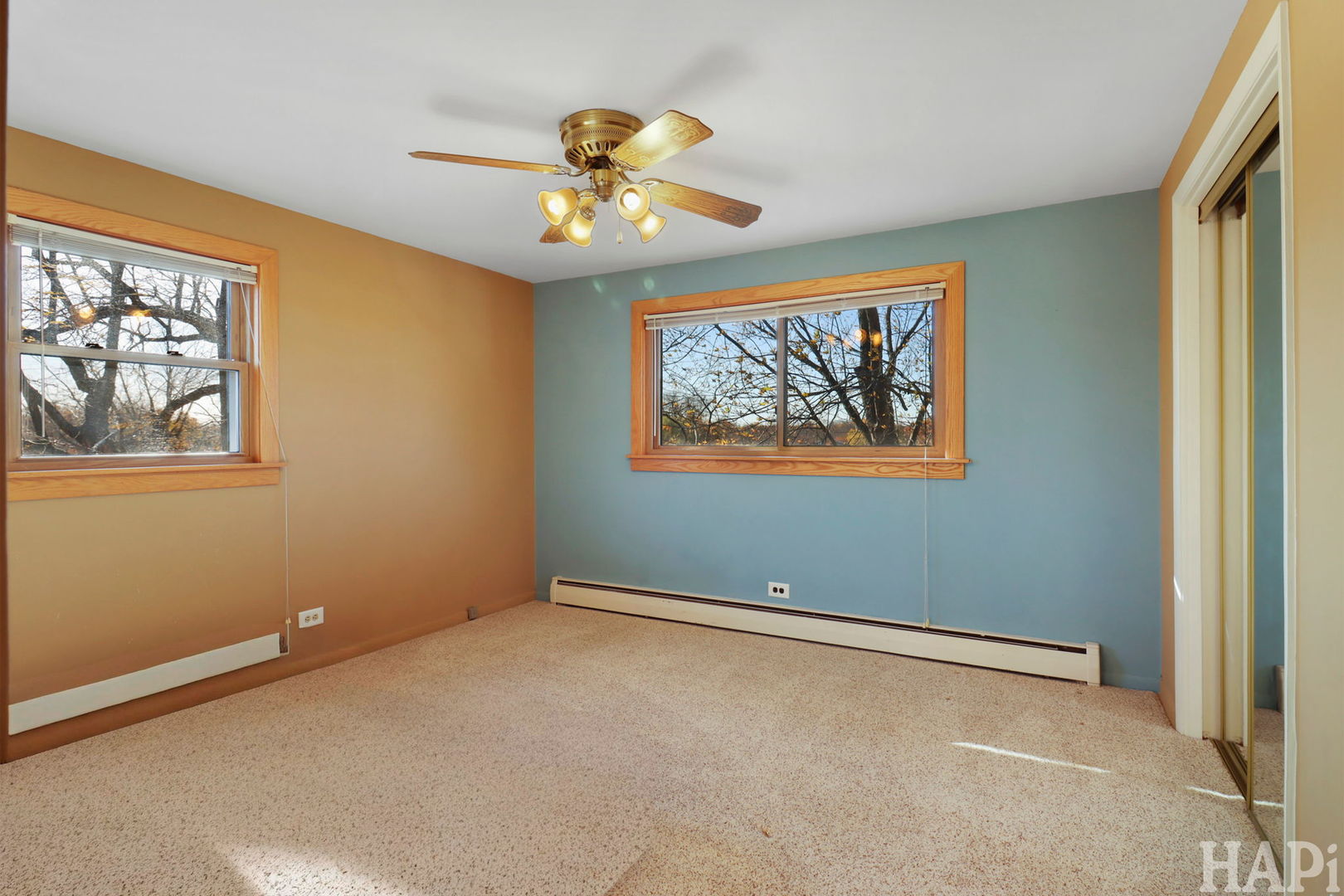 205 Lake Shore Drive, Lindenhurst, IL 60046