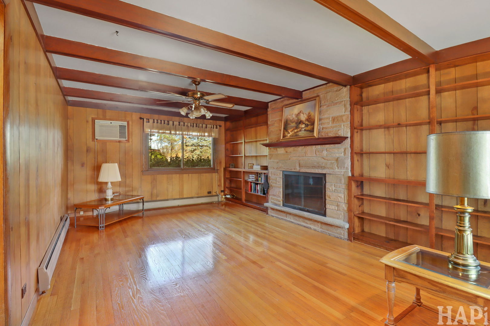 205 Lake Shore Drive, Lindenhurst, IL 60046