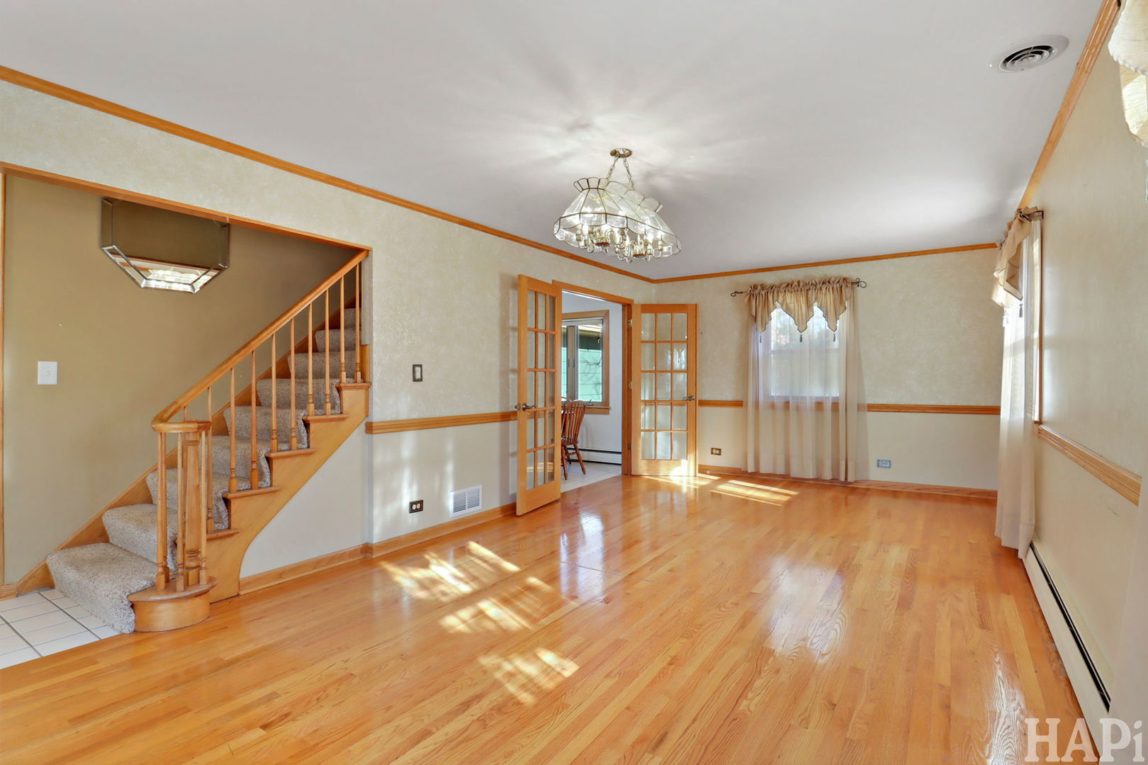 205 Lake Shore Drive, Lindenhurst, IL 60046