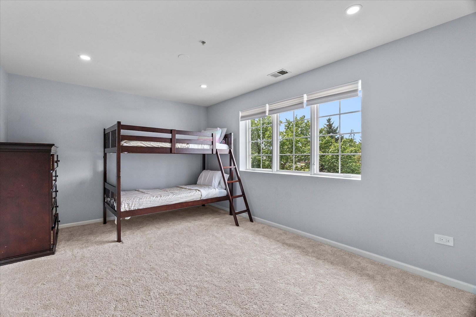 714 W 63rd Street #202, Westmont, IL 60559