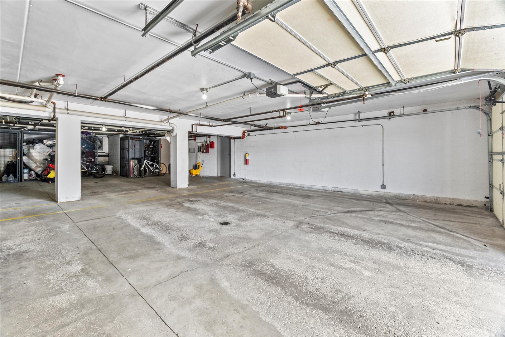 714 W 63rd Street #202, Westmont, IL 60559