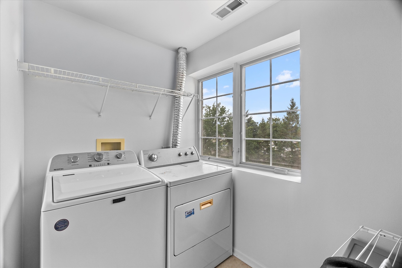714 W 63rd Street #202, Westmont, IL 60559
