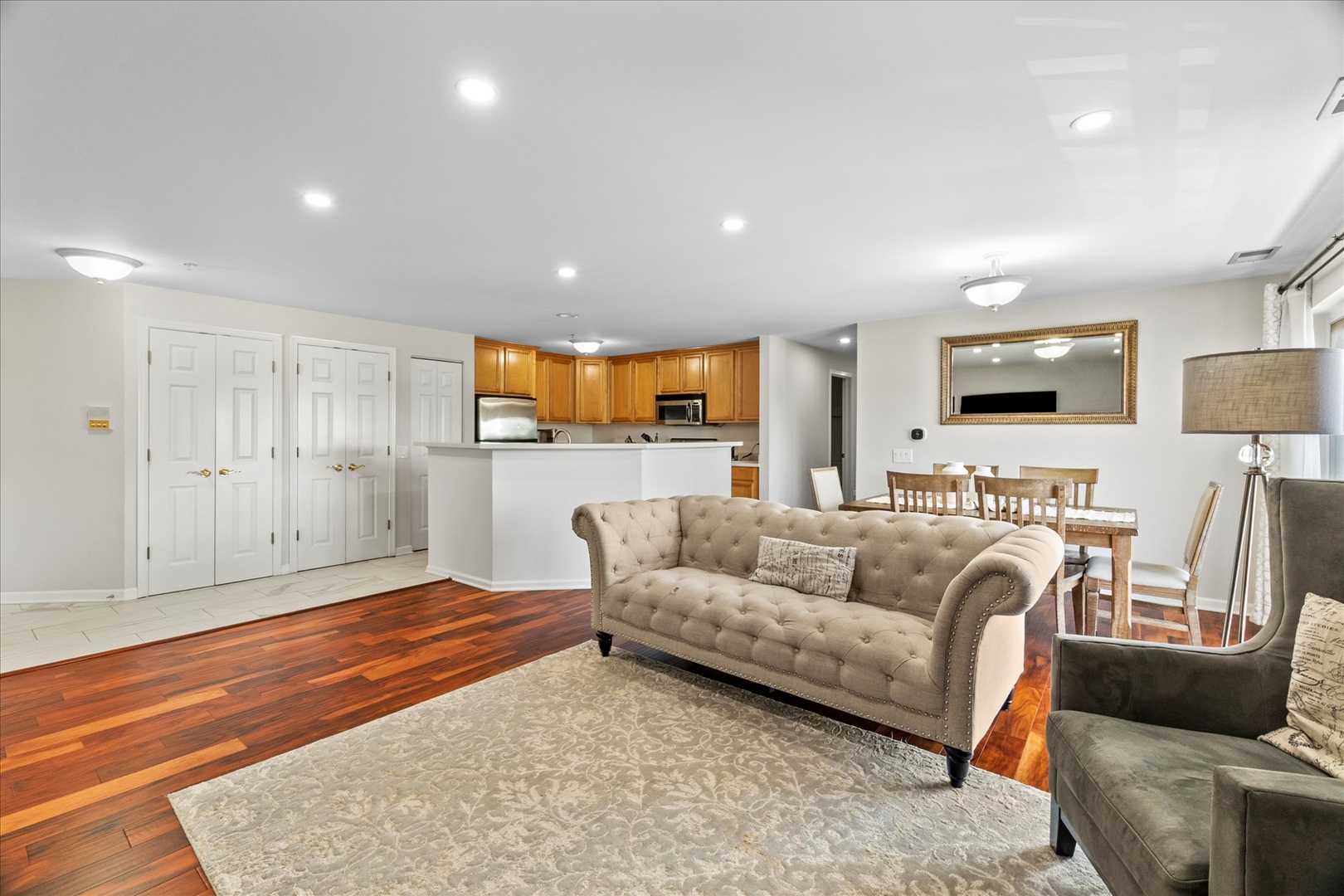 714 W 63rd Street #202, Westmont, IL 60559