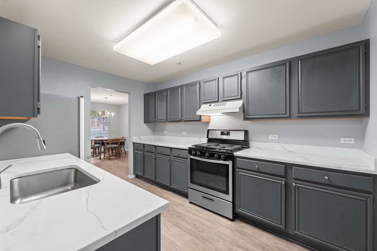 460 Mayflower Lane #1, Bartlett, IL 60103