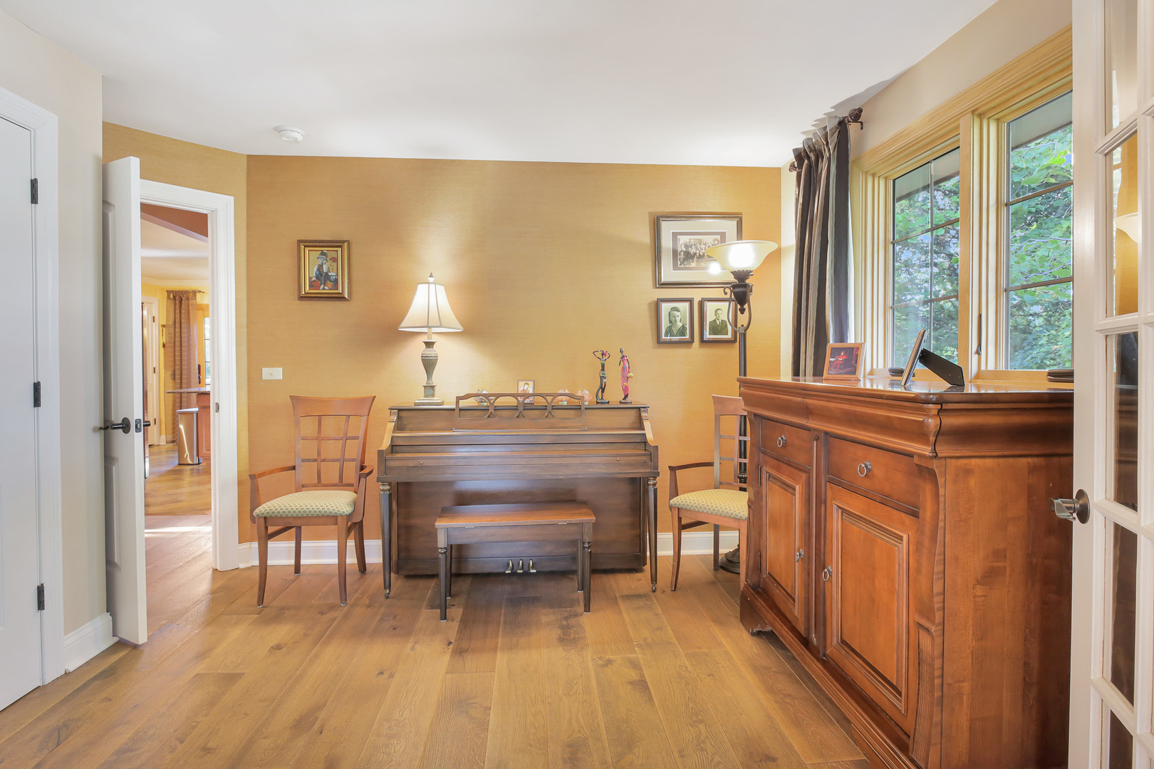 236 Monument Avenue, Barrington, IL 60010