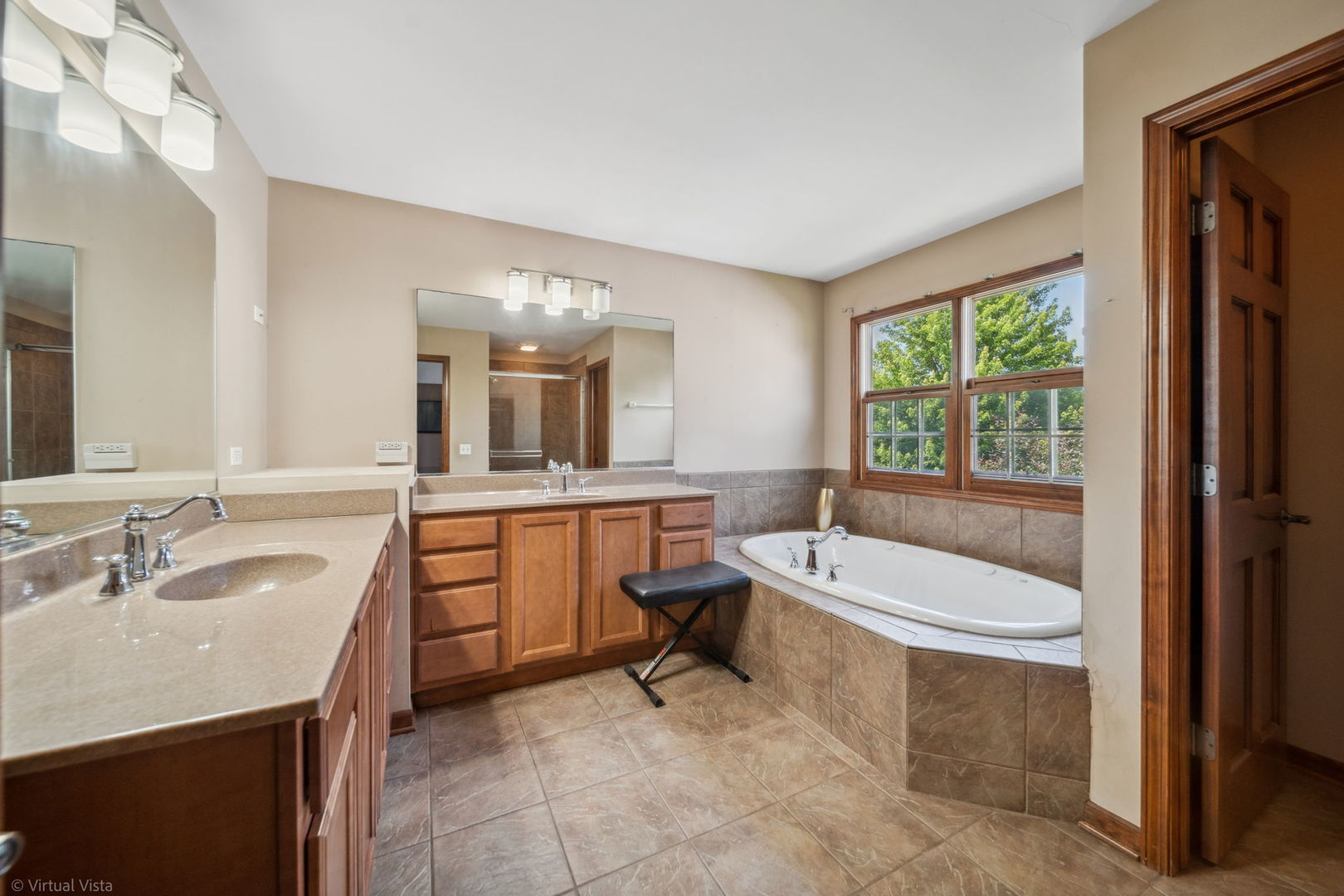 26200 W Chatham Drive, Plainfield, IL 60585