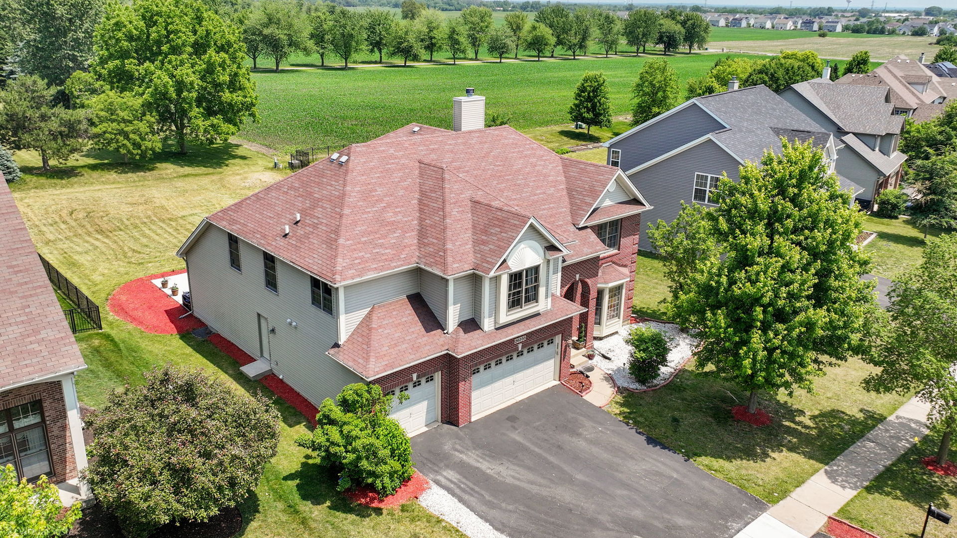 26200 W Chatham Drive, Plainfield, IL 60585