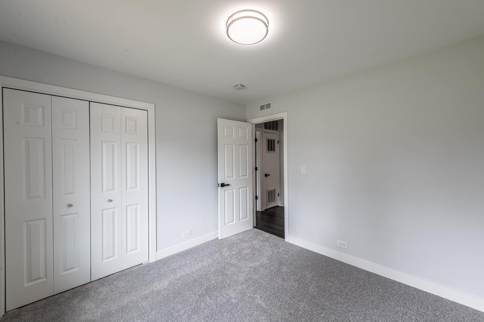 72 Braemar Drive, Elk Grove Village, IL 60007