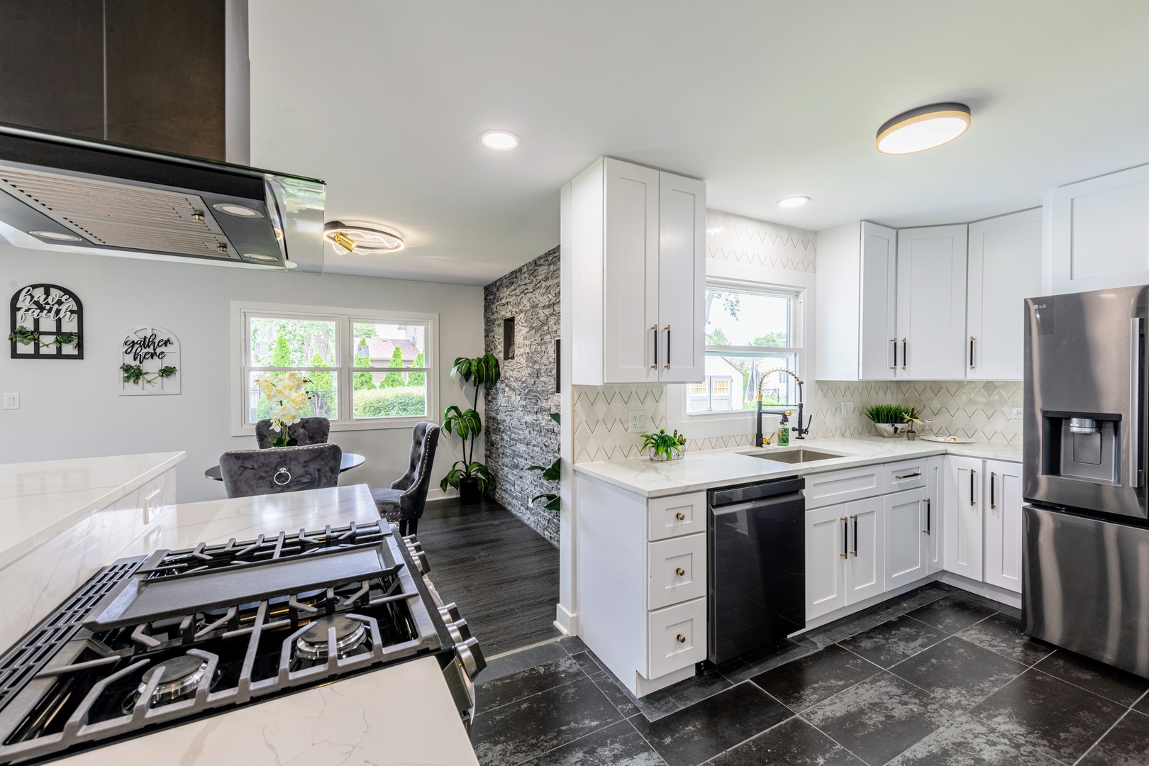 72 Braemar Drive, Elk Grove Village, IL 60007