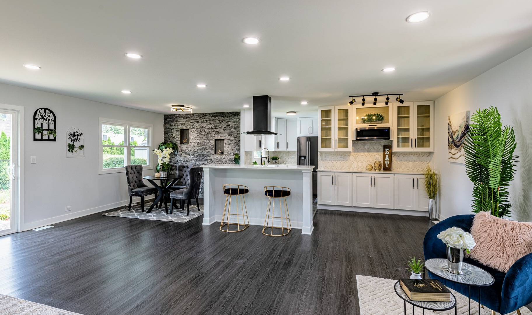 72 Braemar Drive, Elk Grove Village, IL 60007