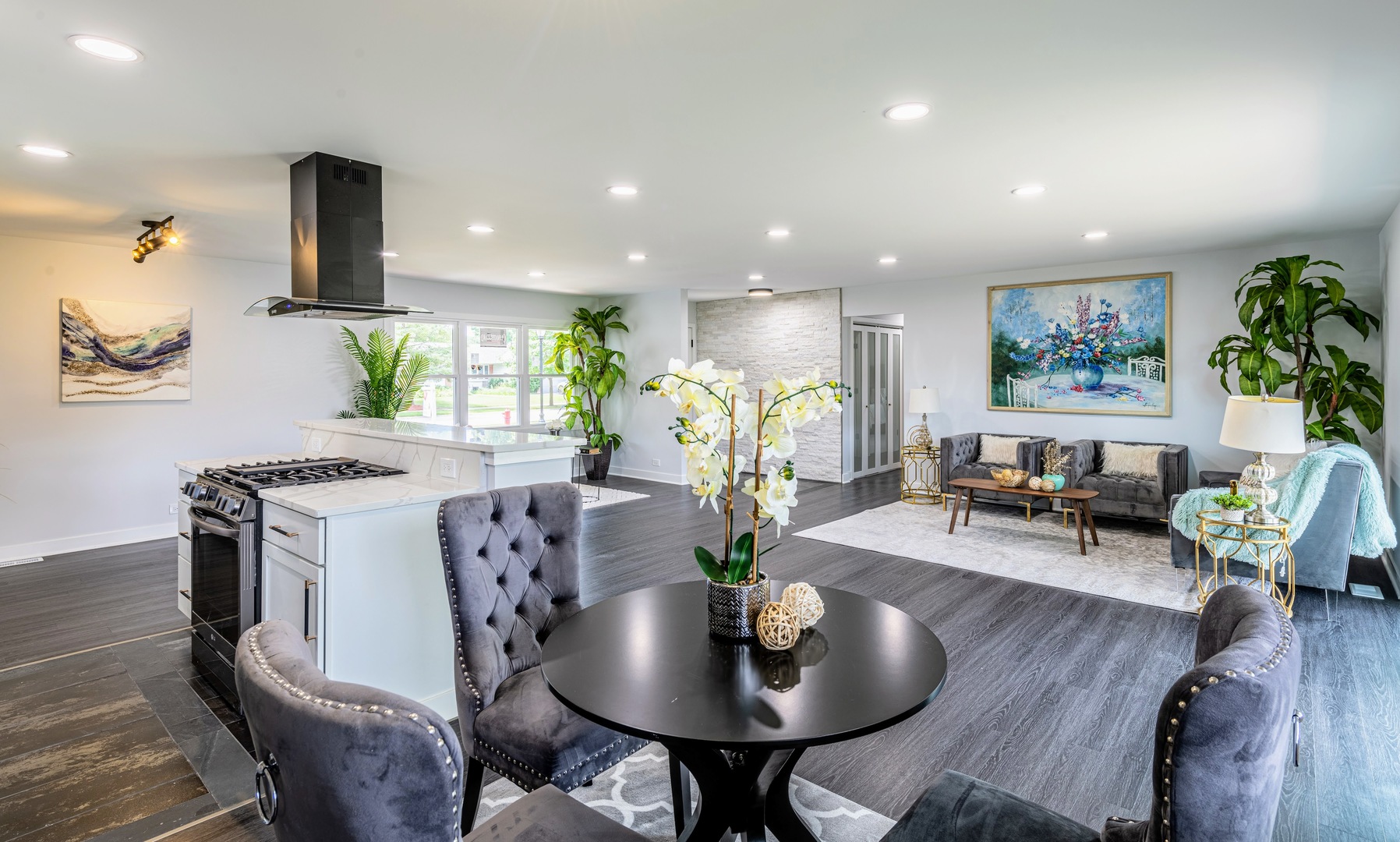 72 Braemar Drive, Elk Grove Village, IL 60007