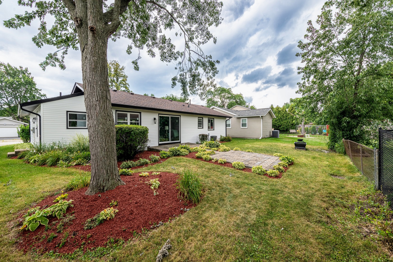 72 Braemar Drive, Elk Grove Village, IL 60007