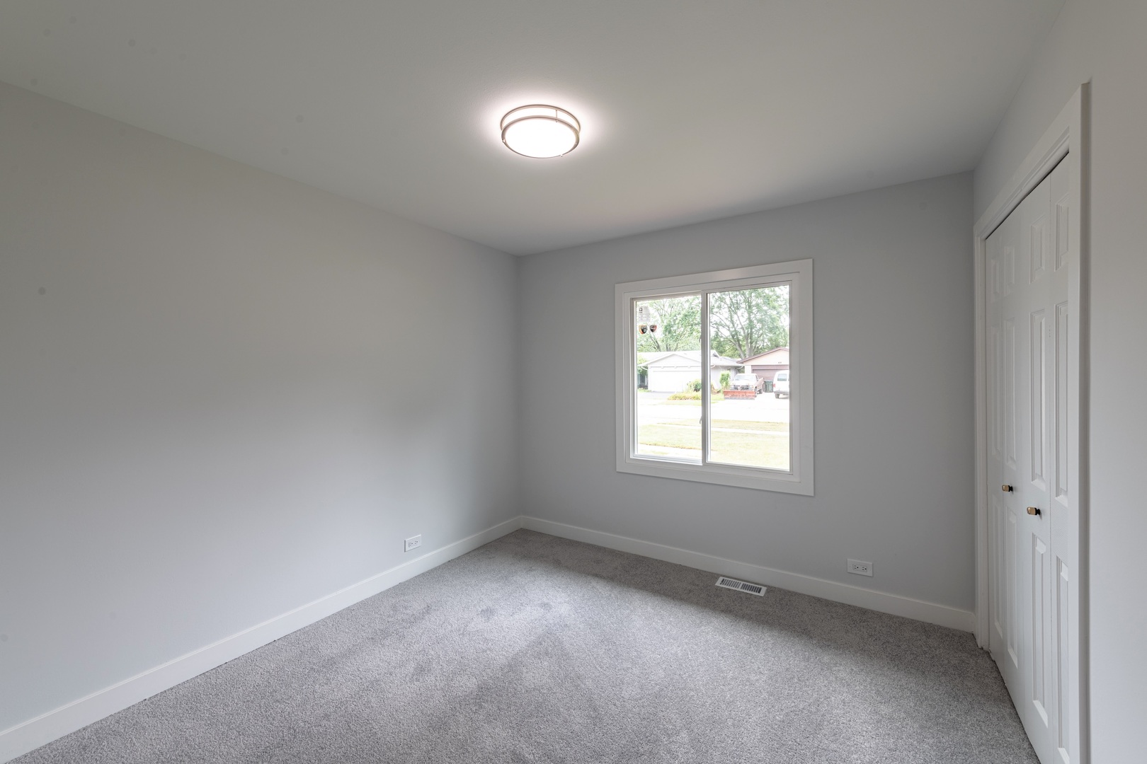 72 Braemar Drive, Elk Grove Village, IL 60007