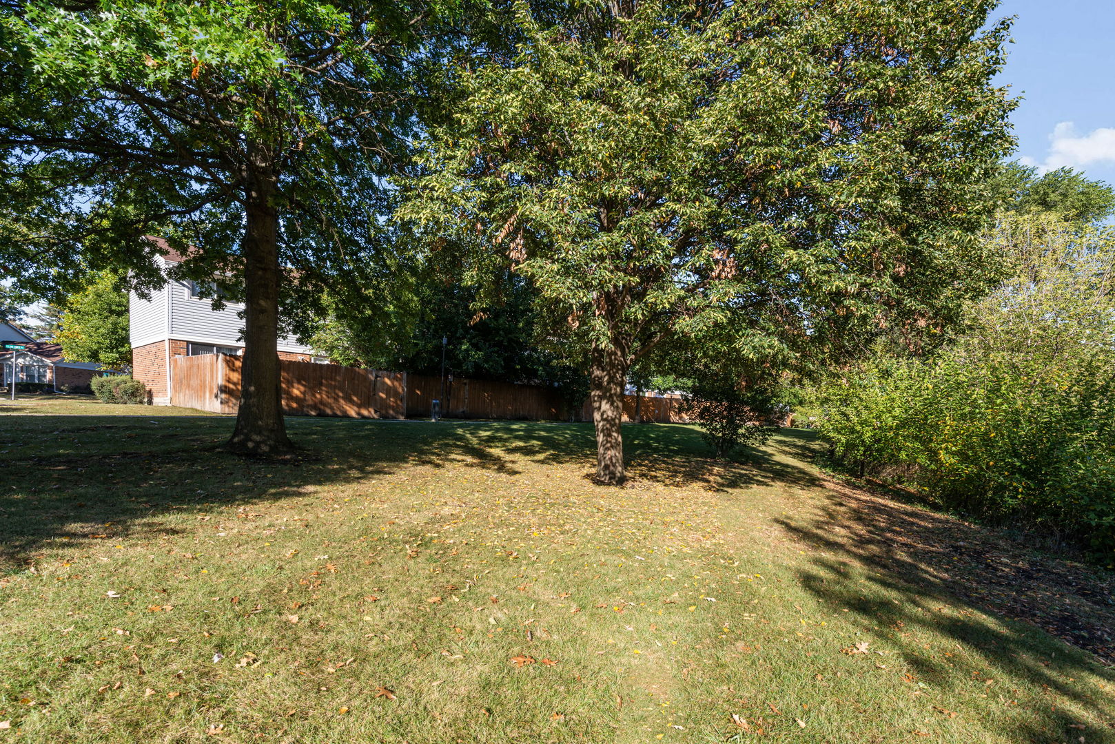 4077 Club Tree Drive, Streamwood, IL 60107