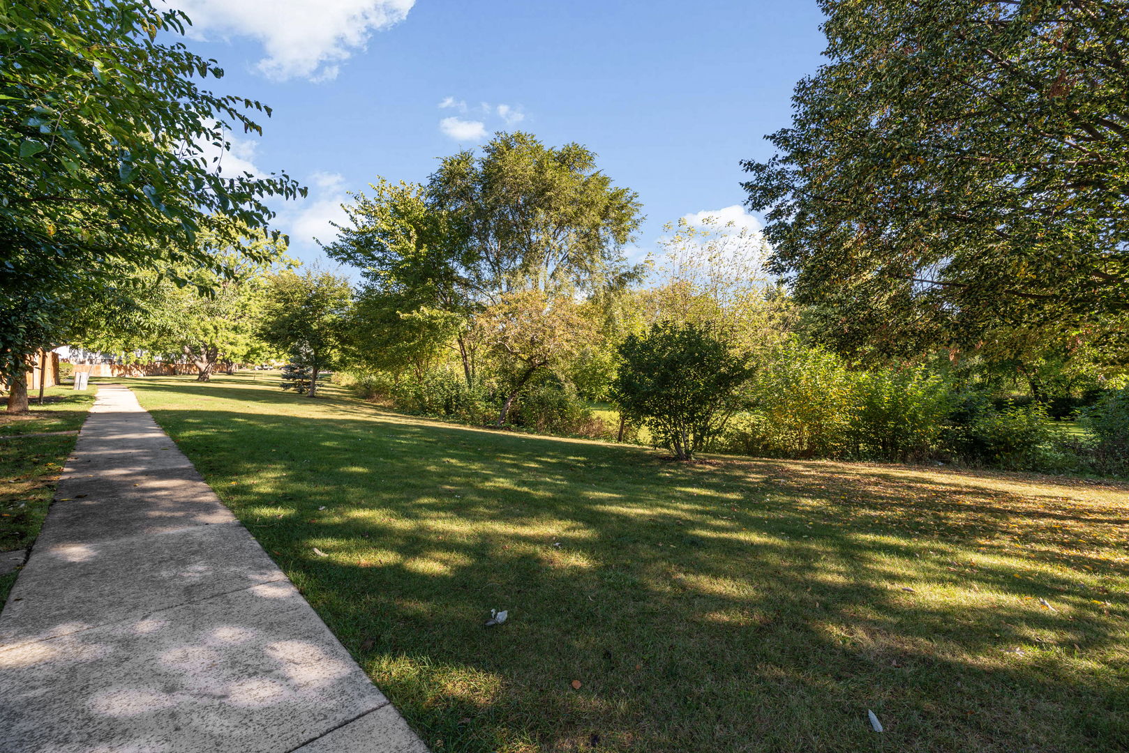 4077 Club Tree Drive, Streamwood, IL 60107