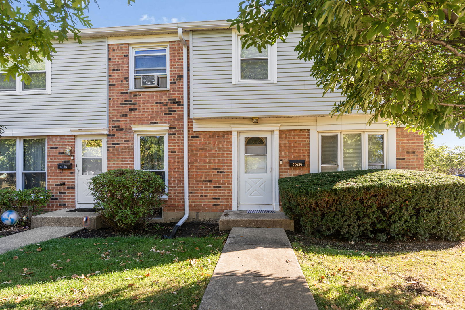 4077 Club Tree Drive, Streamwood, IL 60107