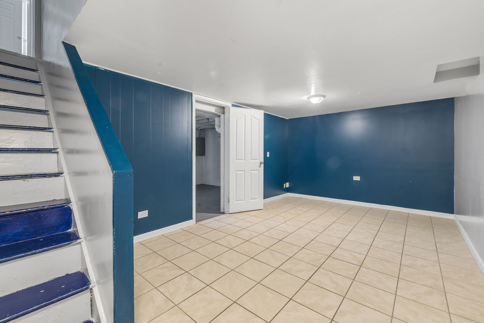 4077 Club Tree Drive, Streamwood, IL 60107