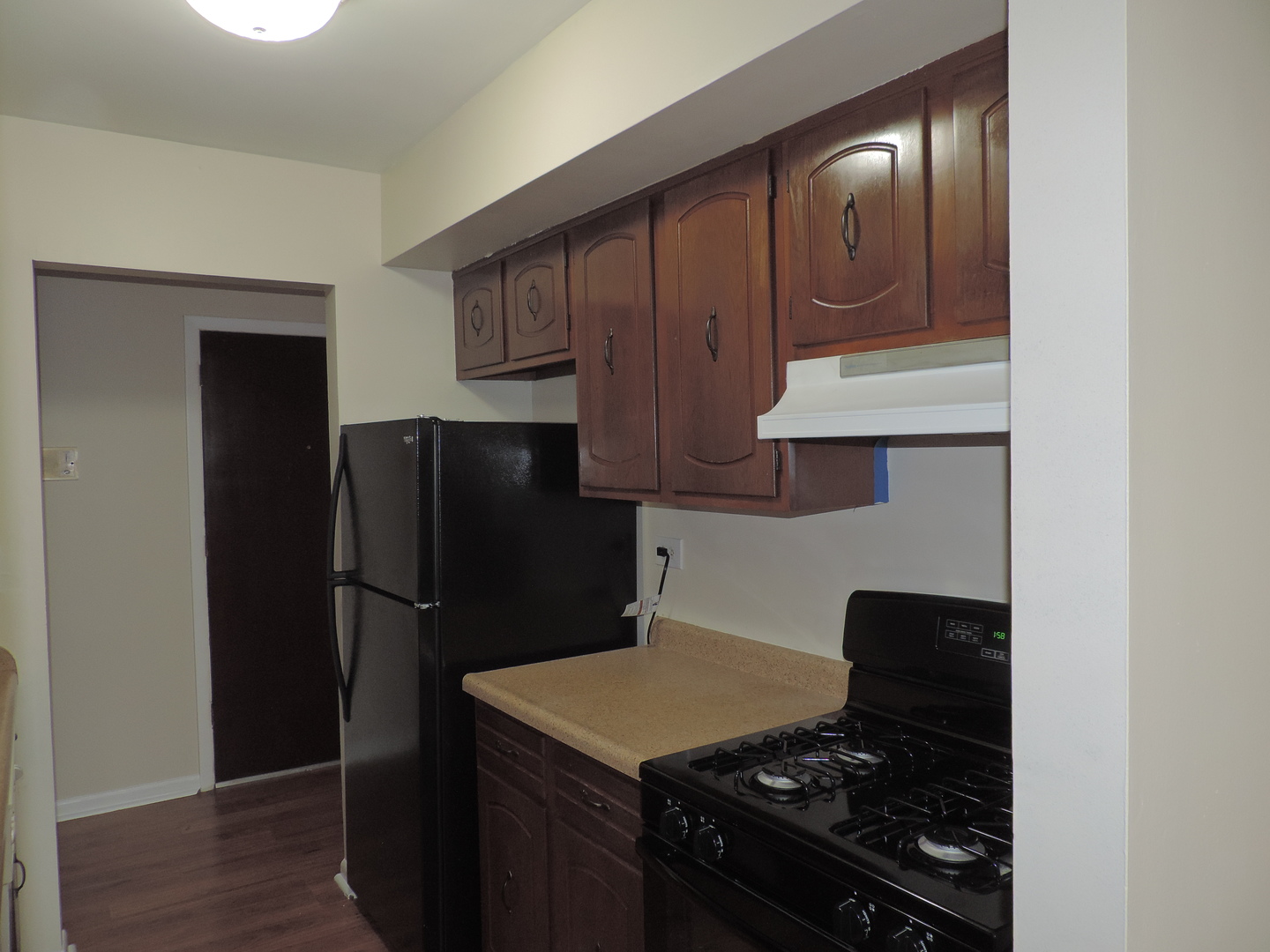 2275 Country Club Drive #25, Woodridge, IL 60517