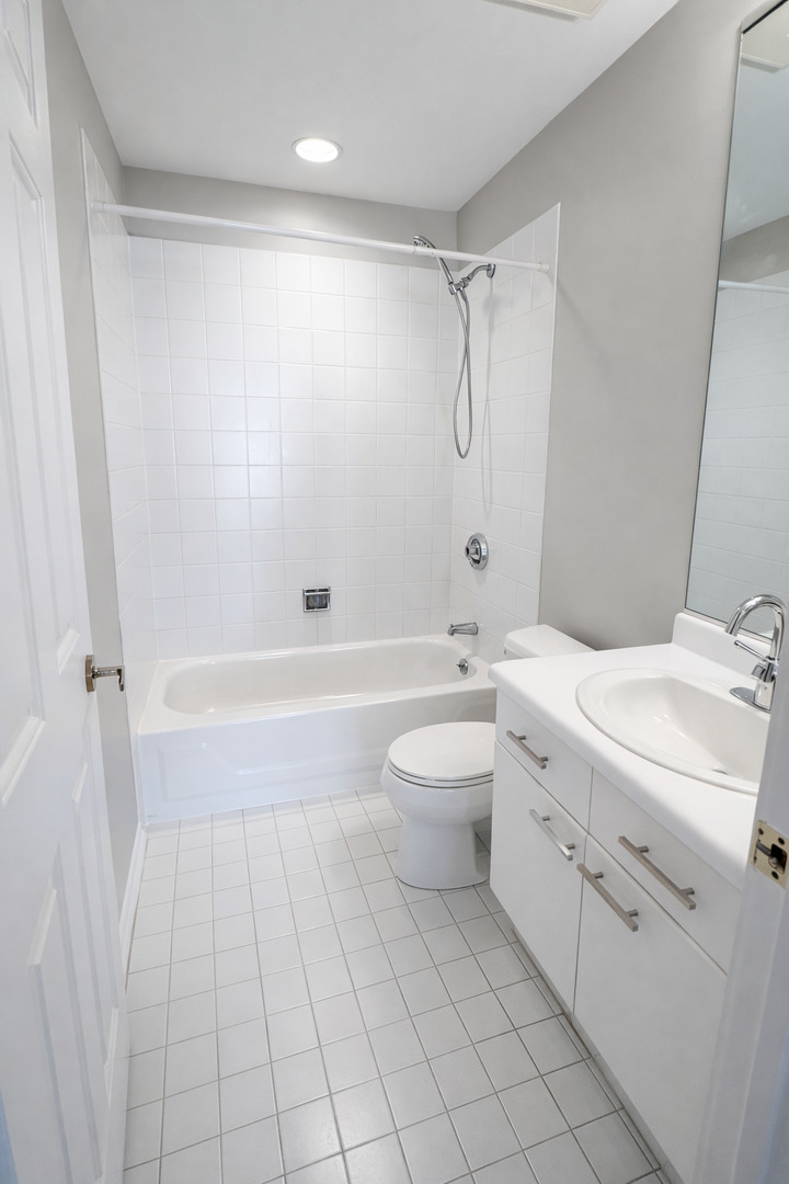 1155 W Armitage Avenue #205, Chicago, IL 60614