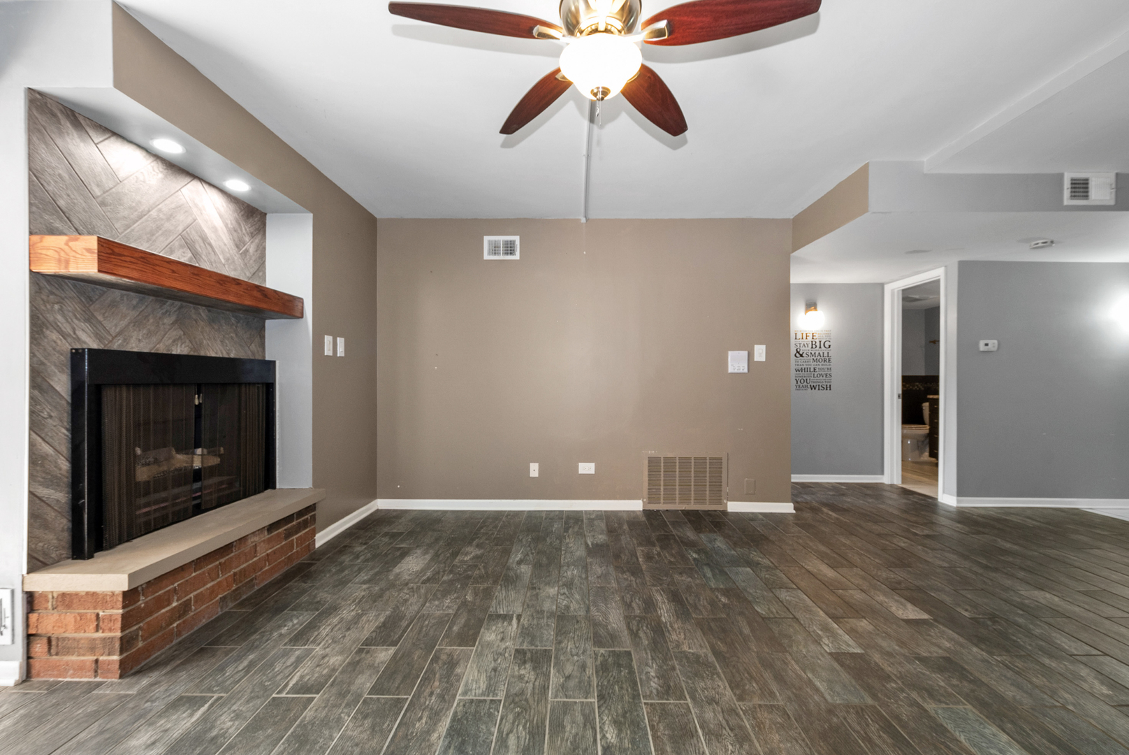 14515 Central Court #G3, Oak Forest, IL 60452