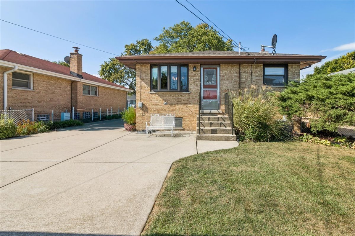 3709 Emerson Street, Schiller Park, IL 60176