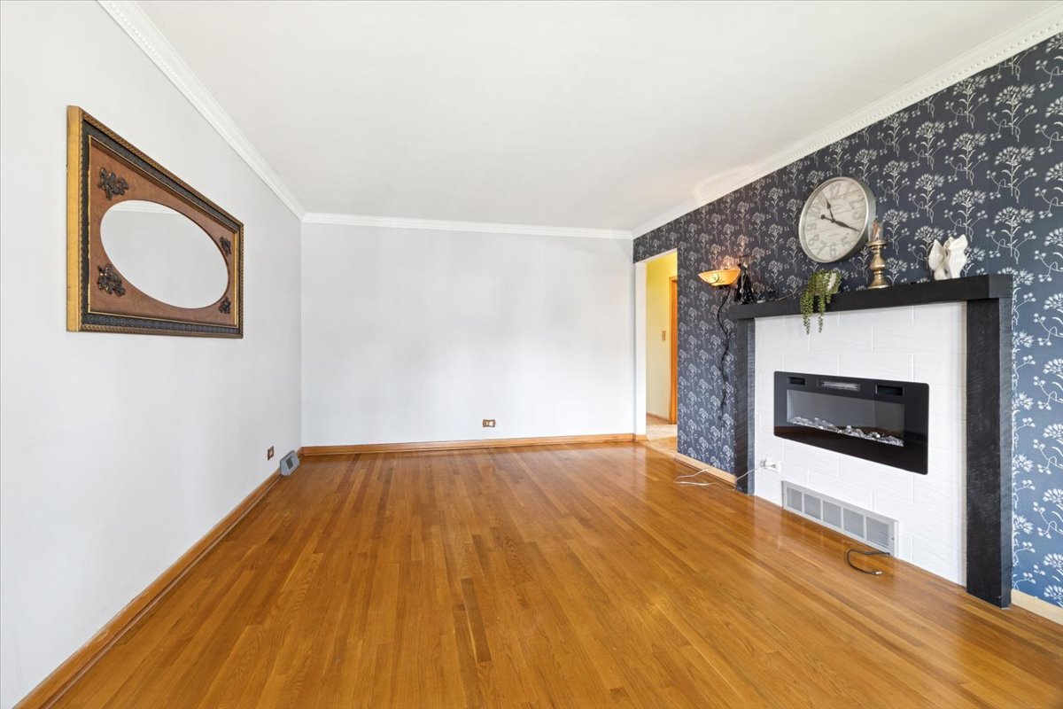 3709 Emerson Street, Schiller Park, IL 60176