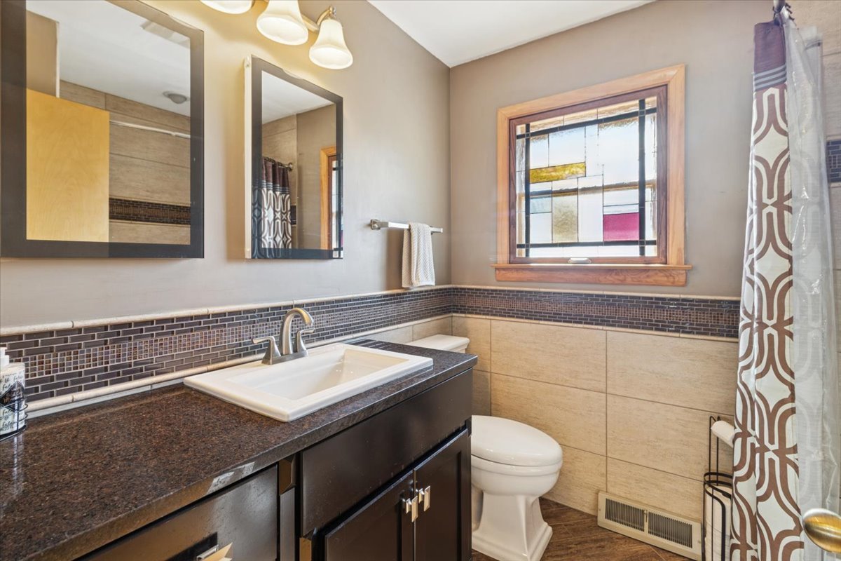 3709 Emerson Street, Schiller Park, IL 60176