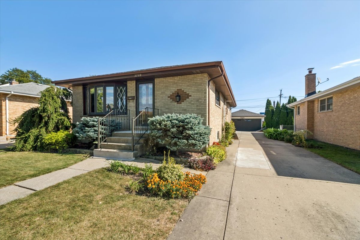 3709 Emerson Street, Schiller Park, IL 60176
