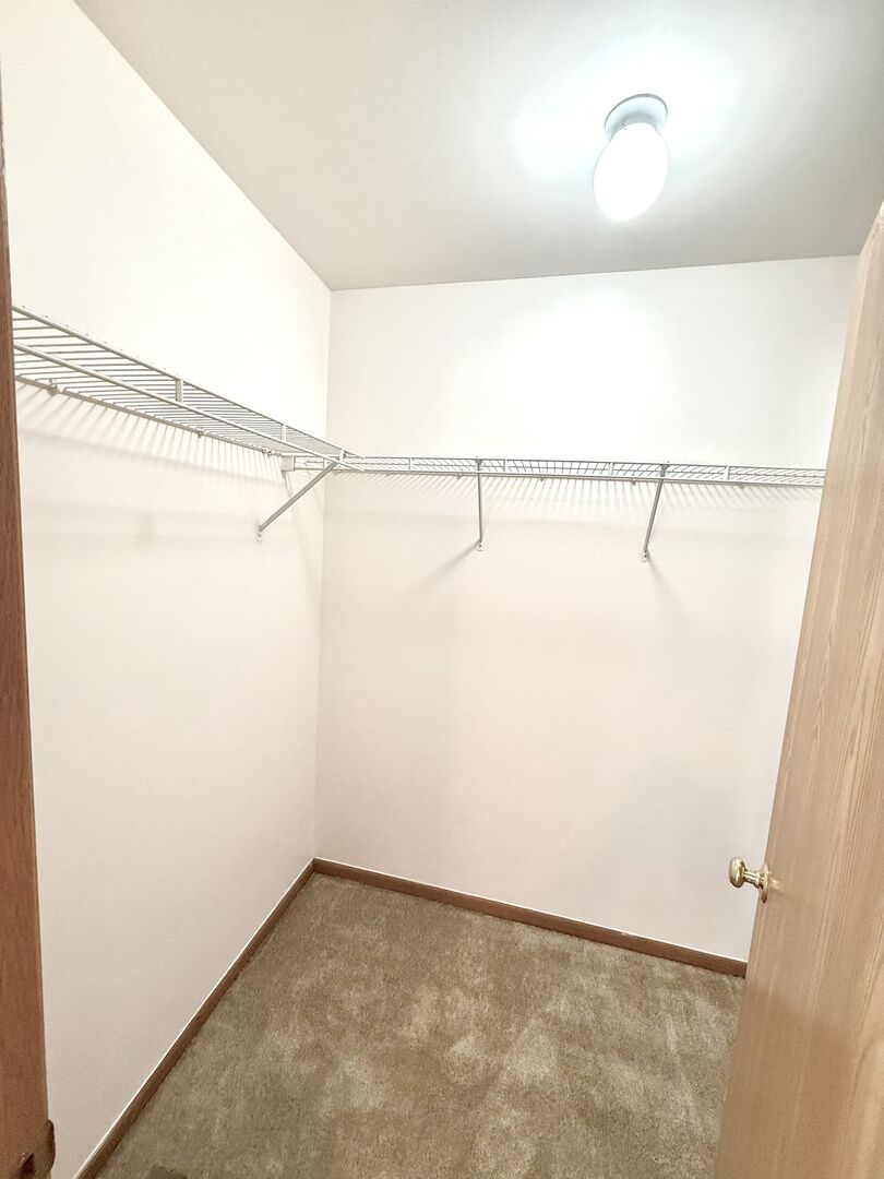 138 Mountain Laurel Court, Romeoville, IL 60446