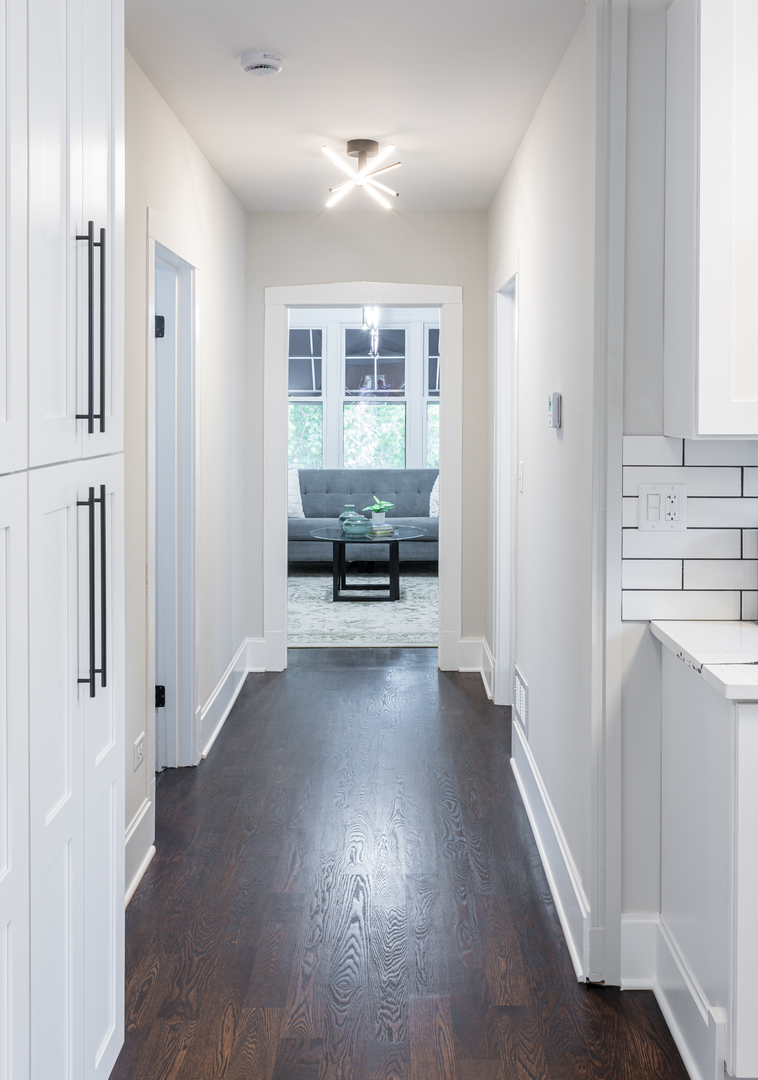 5942 W Eastwood Avenue, Chicago, IL 60630