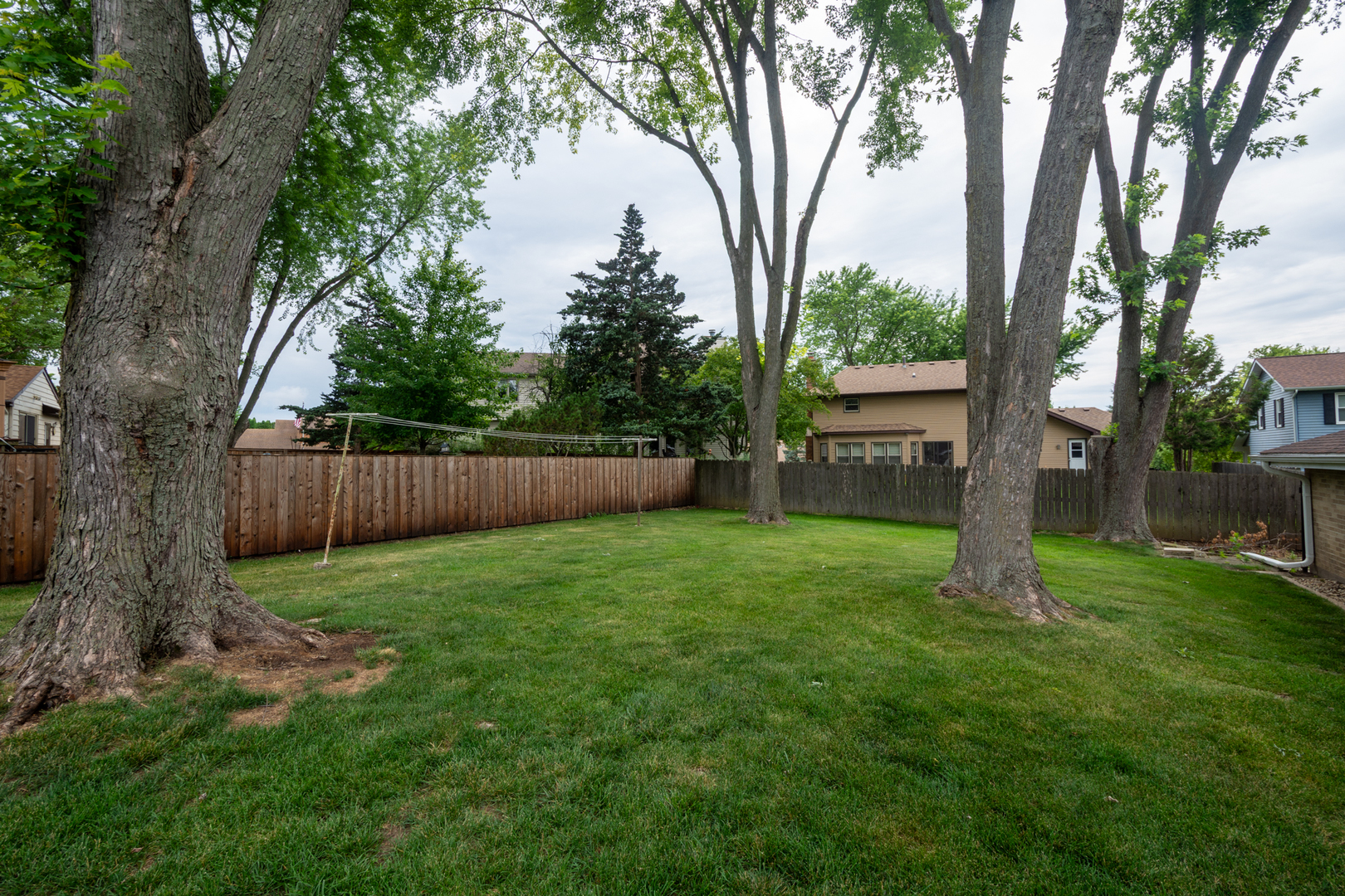 874 Hillandale Drive, Antioch, IL 60002