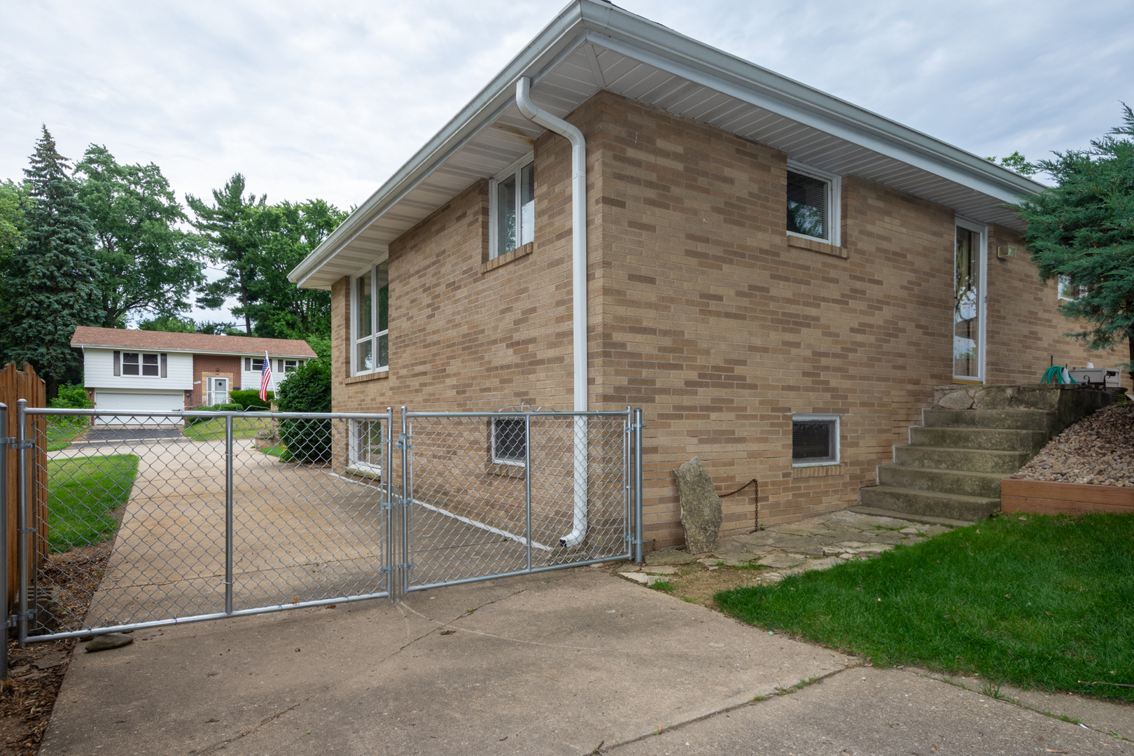 874 Hillandale Drive, Antioch, IL 60002