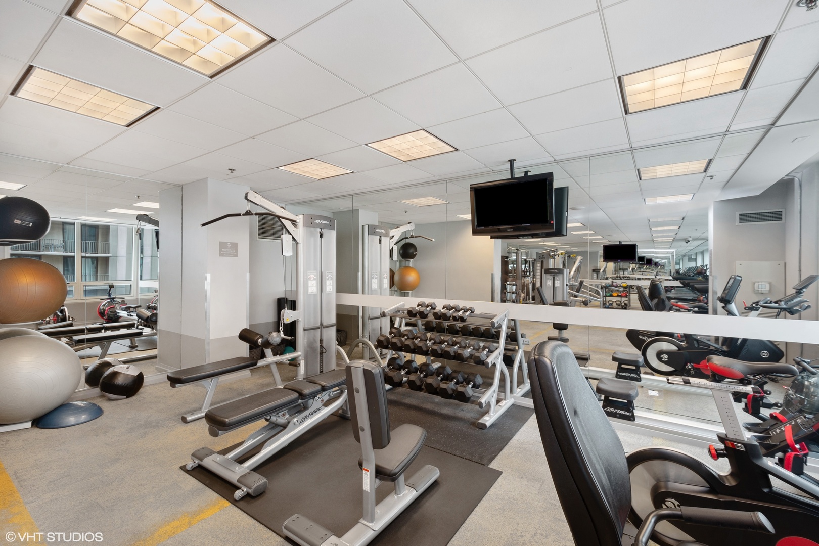 33 W Ontario Street #33i, Chicago, IL 60654