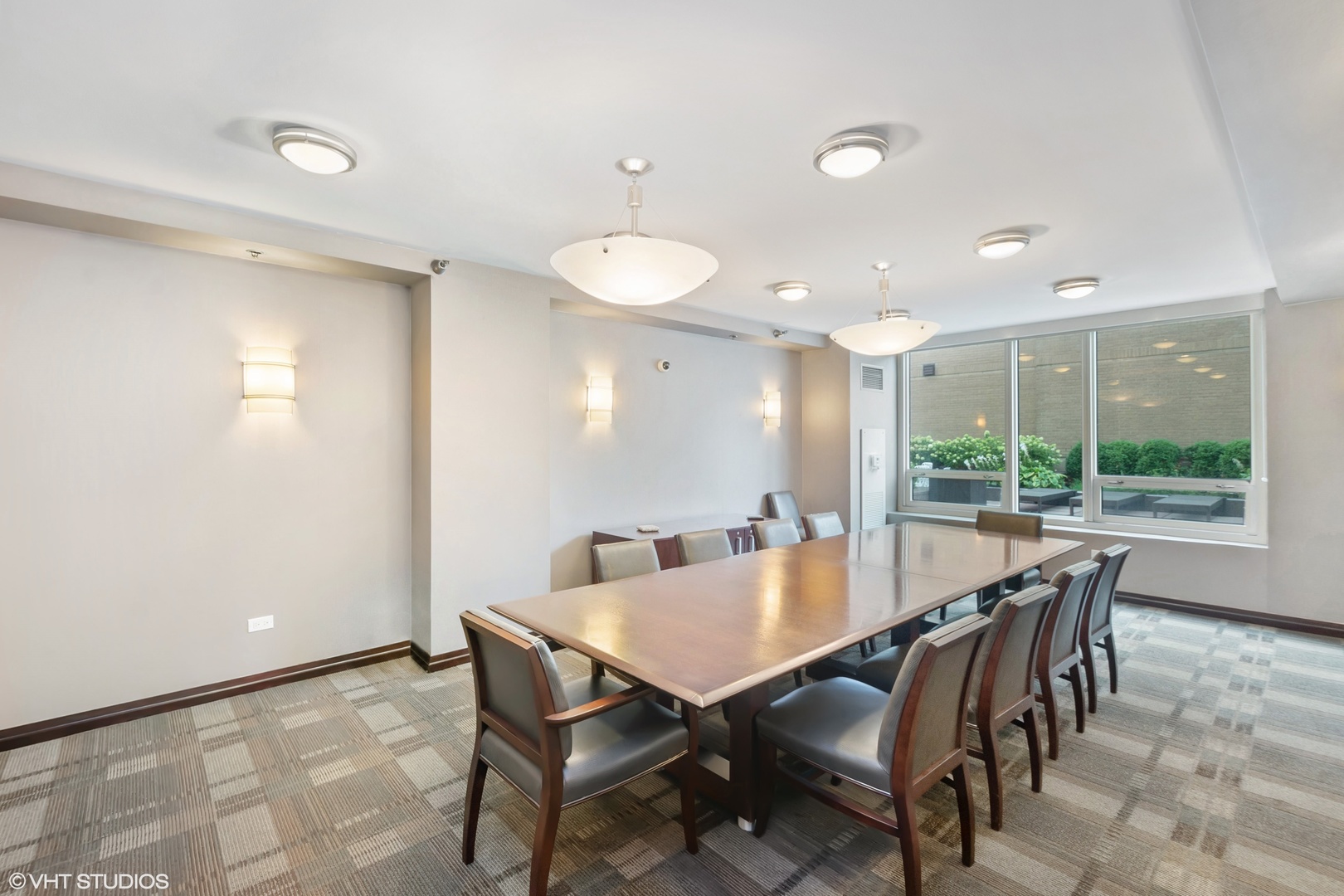 33 W Ontario Street #33i, Chicago, IL 60654