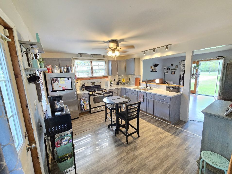 23751 S Loomis Street, Crete, IL 60417