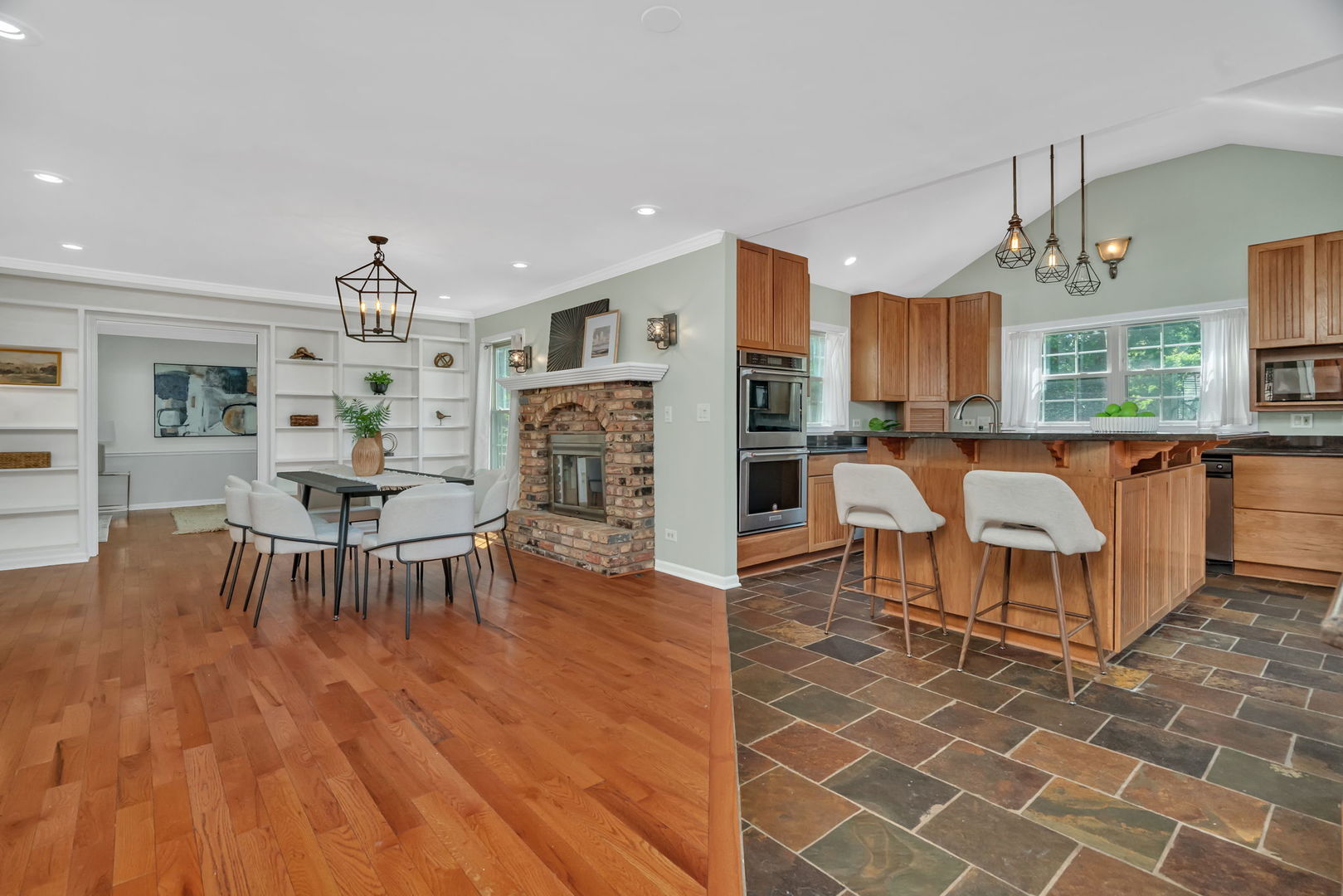 336 Brooklea Court, Naperville, IL 60565