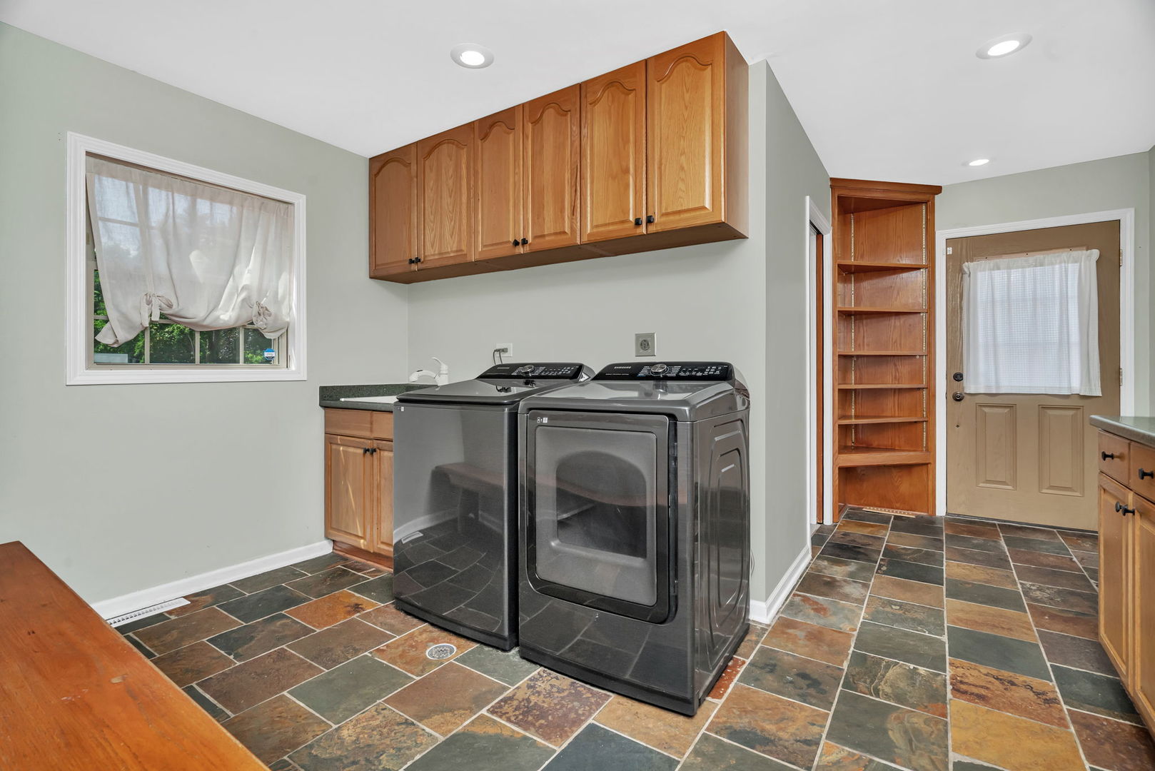 336 Brooklea Court, Naperville, IL 60565