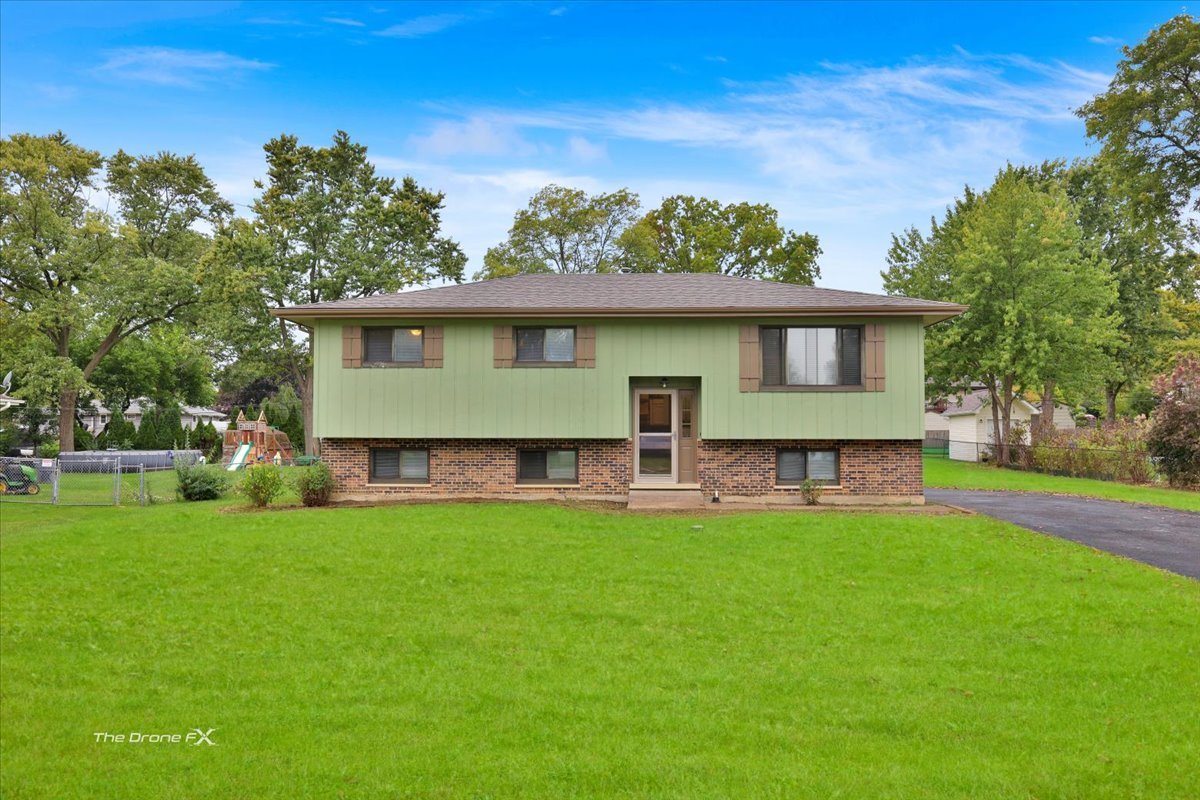 2n314 Euclid Avenue, Glen Ellyn, IL 60137