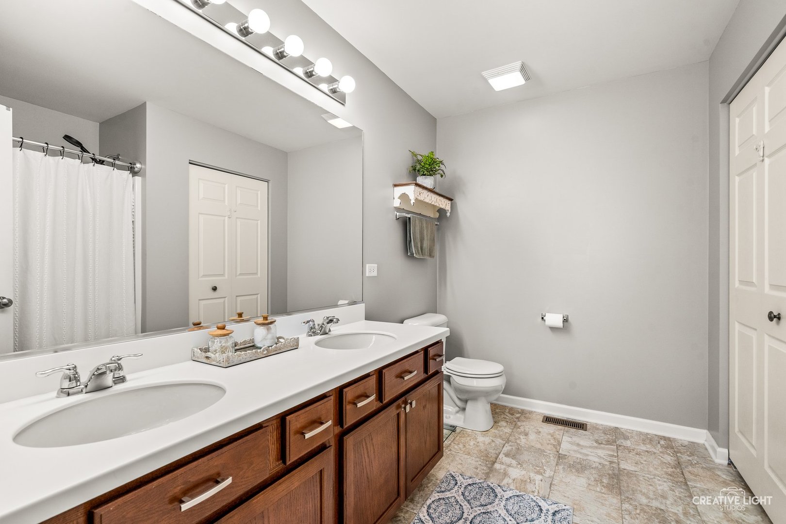 8115 Settlers Pond Way, Joliet, IL 60431