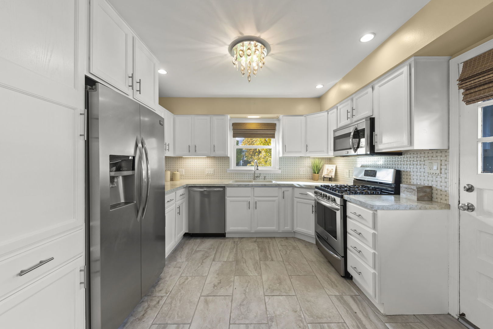 373 N Lombard Avenue, Lombard, IL 60148