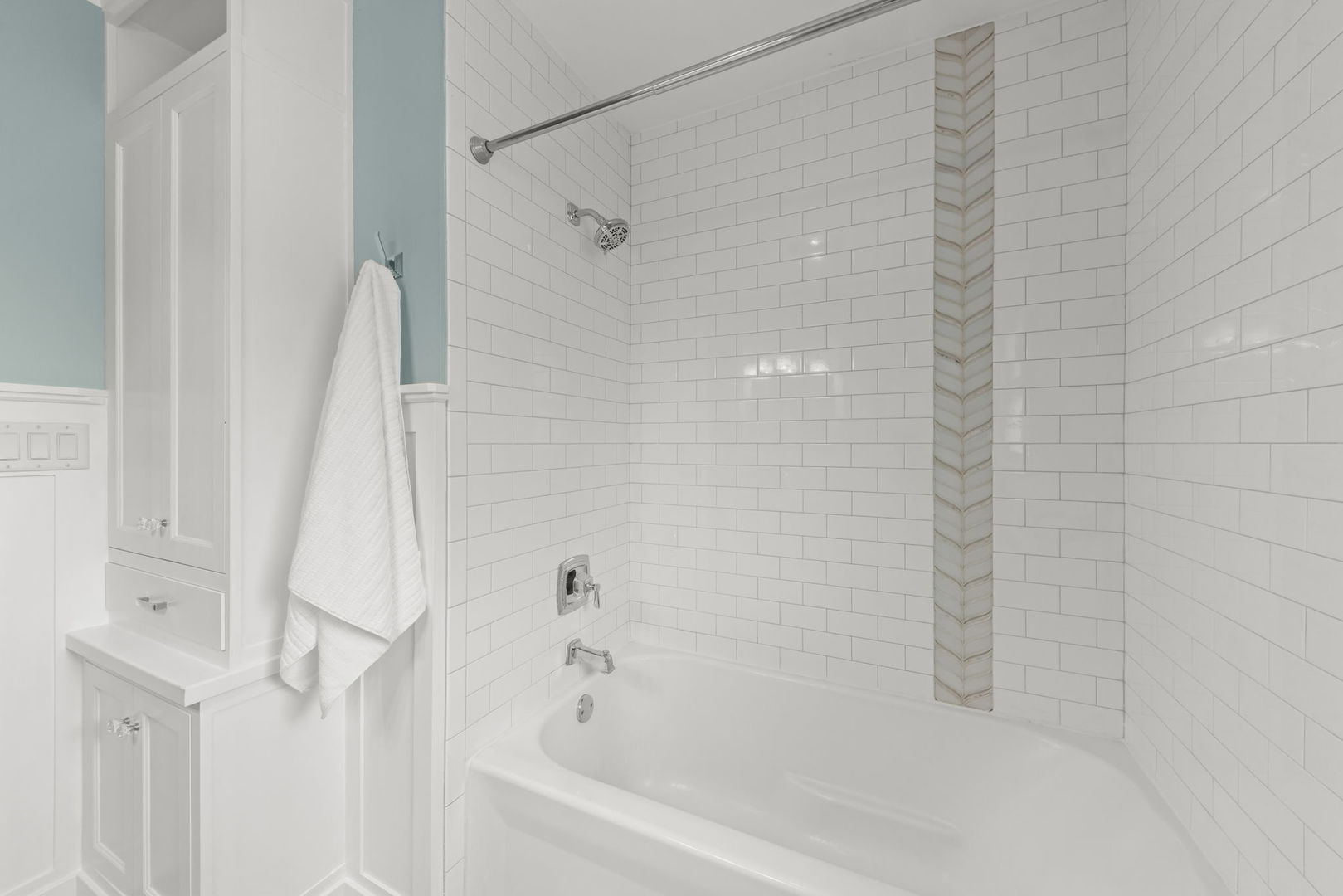 373 N Lombard Avenue, Lombard, IL 60148