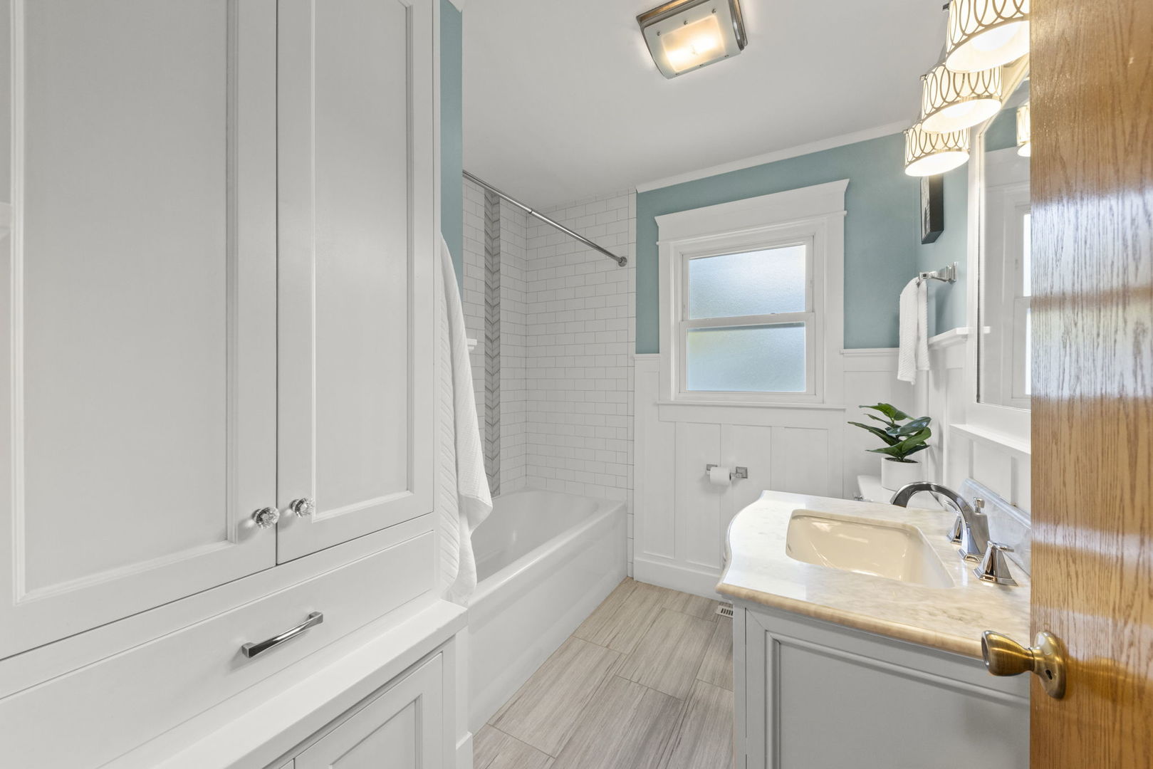 373 N Lombard Avenue, Lombard, IL 60148