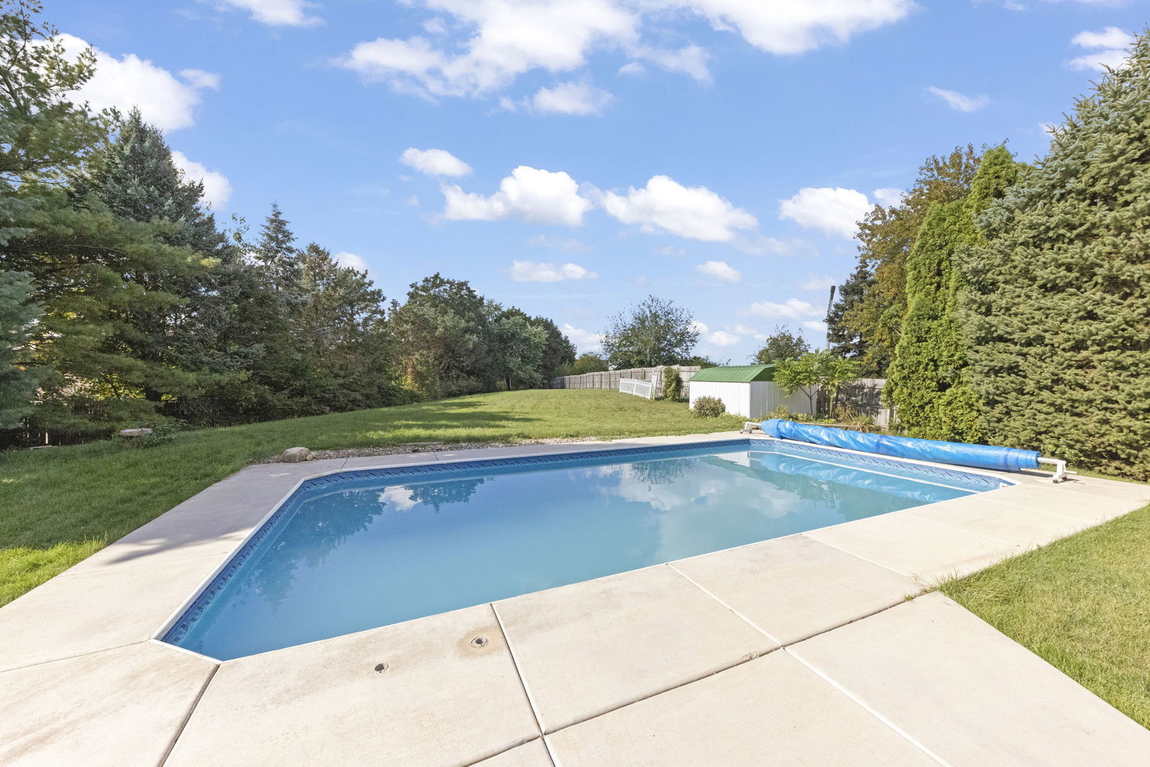 2235 Highfield Court, Aurora, IL 60504
