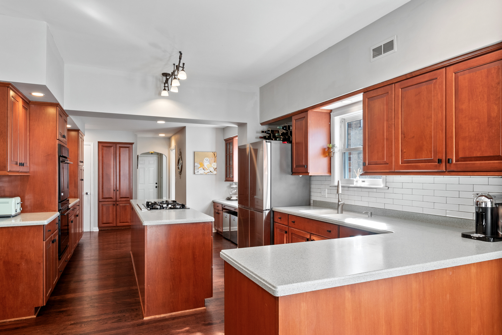7314 N ODELL Avenue, Chicago, IL 60631