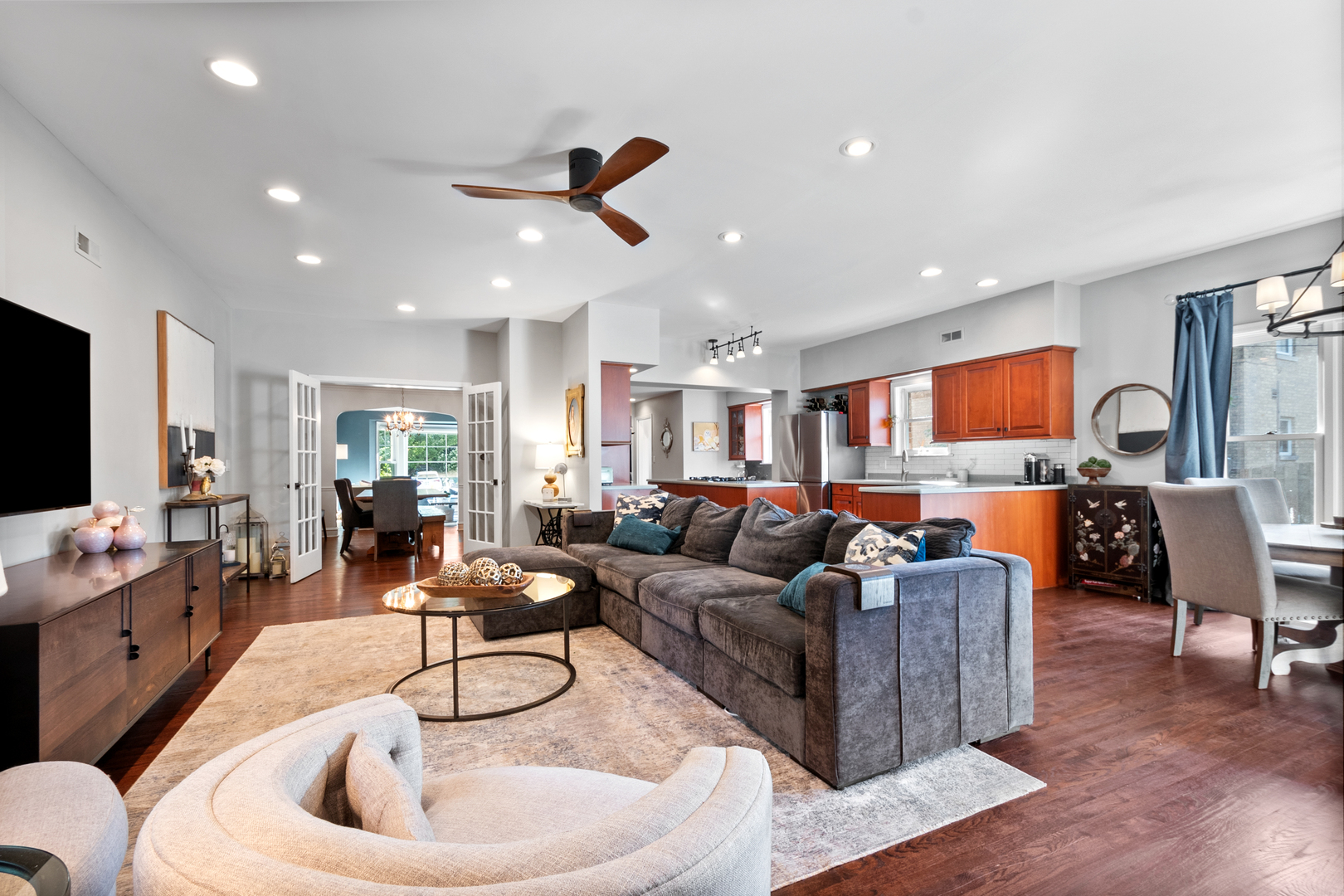 7314 N ODELL Avenue, Chicago, IL 60631