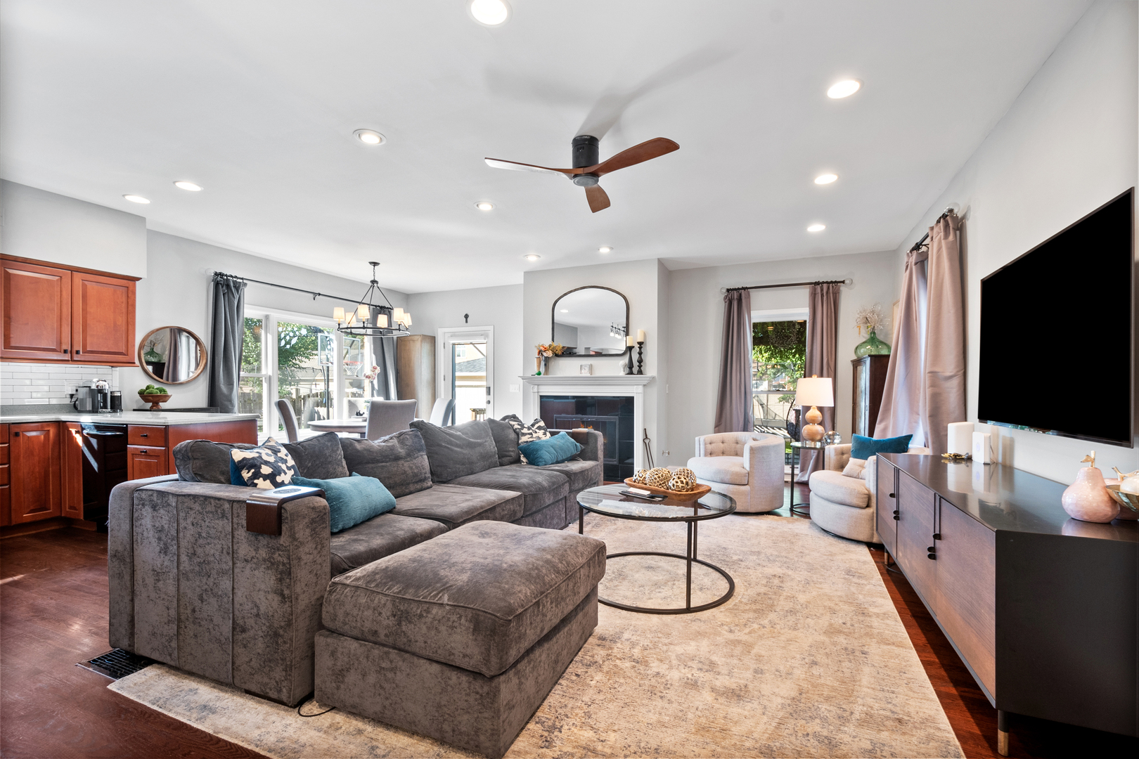 7314 N ODELL Avenue, Chicago, IL 60631