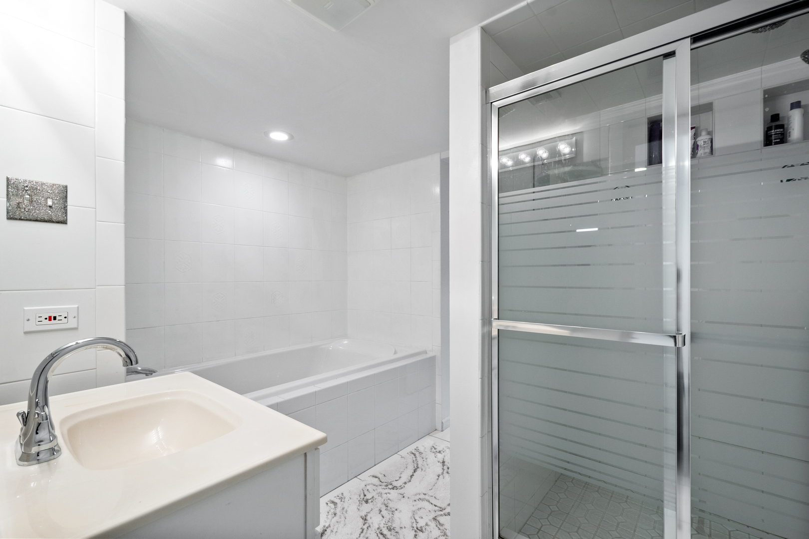 7314 N ODELL Avenue, Chicago, IL 60631