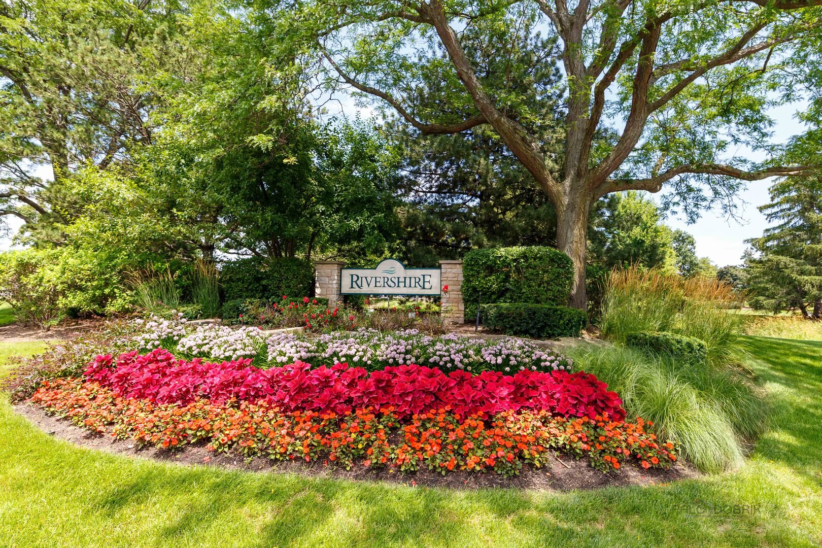 209 Rivershire Lane #402, Lincolnshire, IL 60069