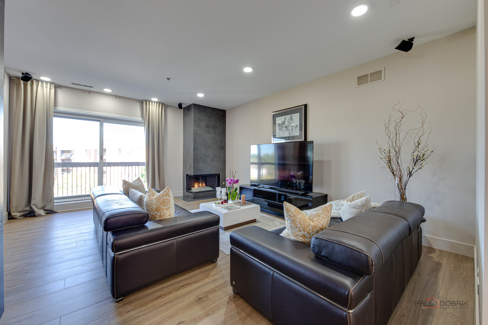 209 Rivershire Lane #402, Lincolnshire, IL 60069