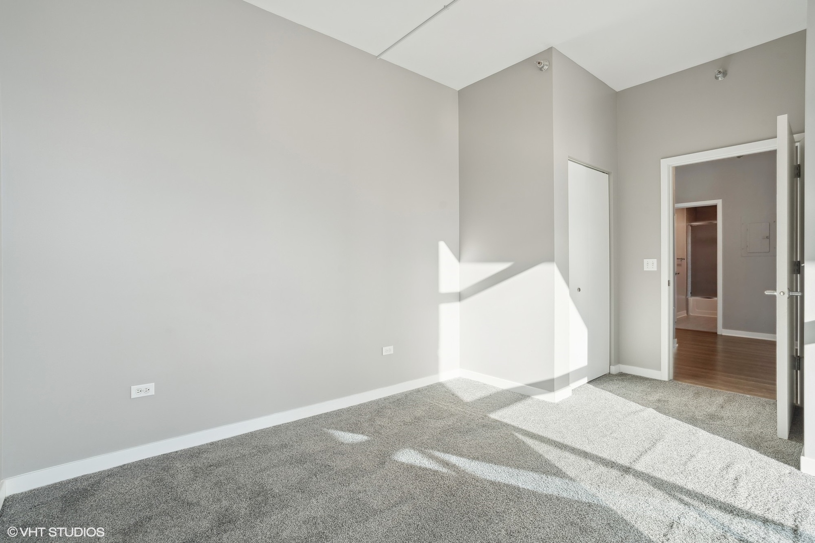 303 W OHIO Street #3206, Chicago, IL 60654
